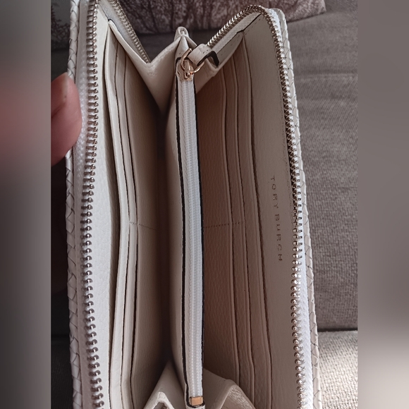 Tory Burch Cream Leather Wallet NWOT - Picture 9 of 11